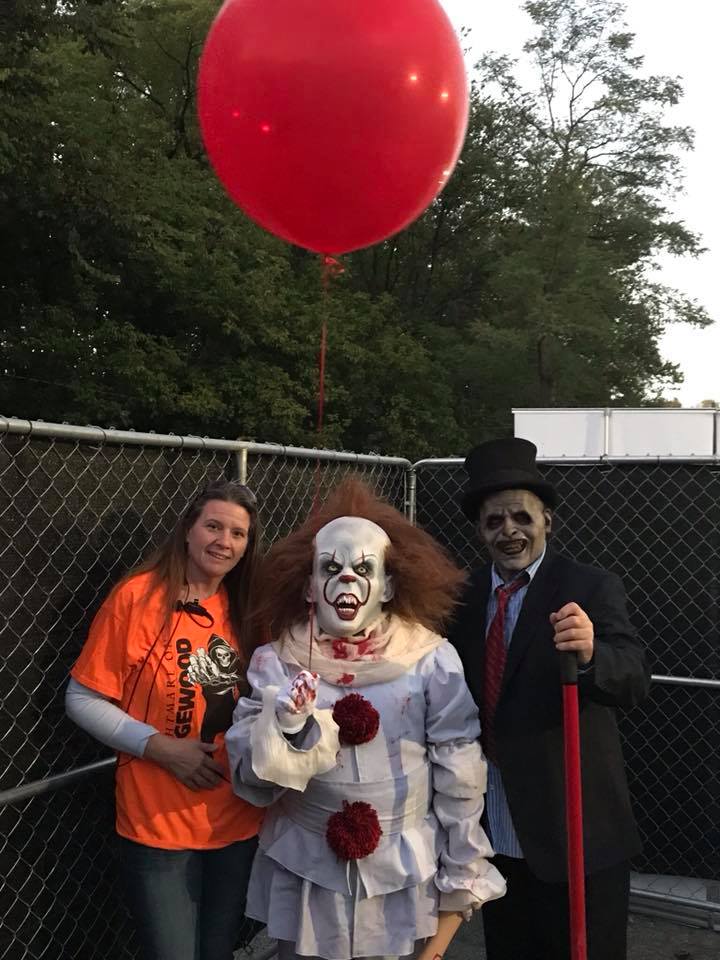 pennywise and staff at Nightmare on Edgewood